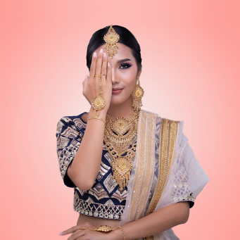 Necklaces & Pendants